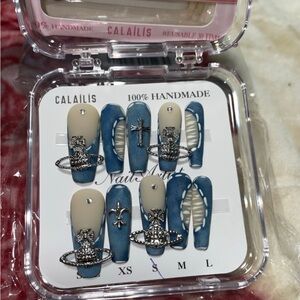 Calailis Blue and Cream Handmade Nail Set size S
